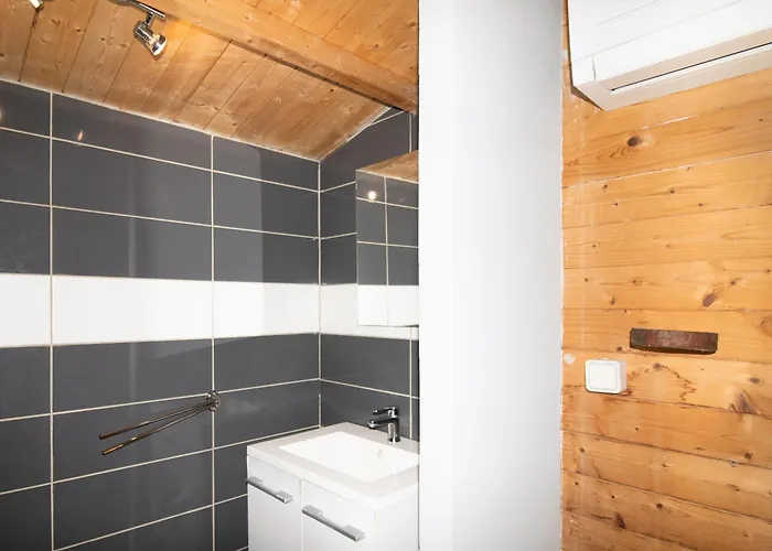 Le De La Penzion Coti-Chiavari (Corsica)