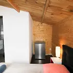 Le De La