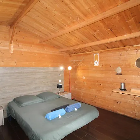 Guest house Le De La