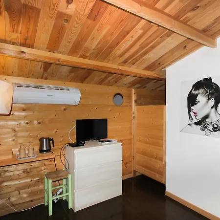 Le De La Guest house *