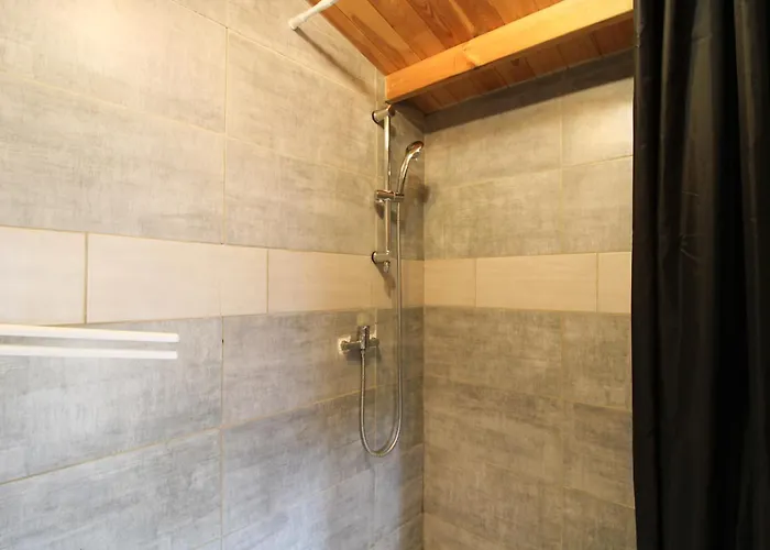 Guest house Le De La 3*